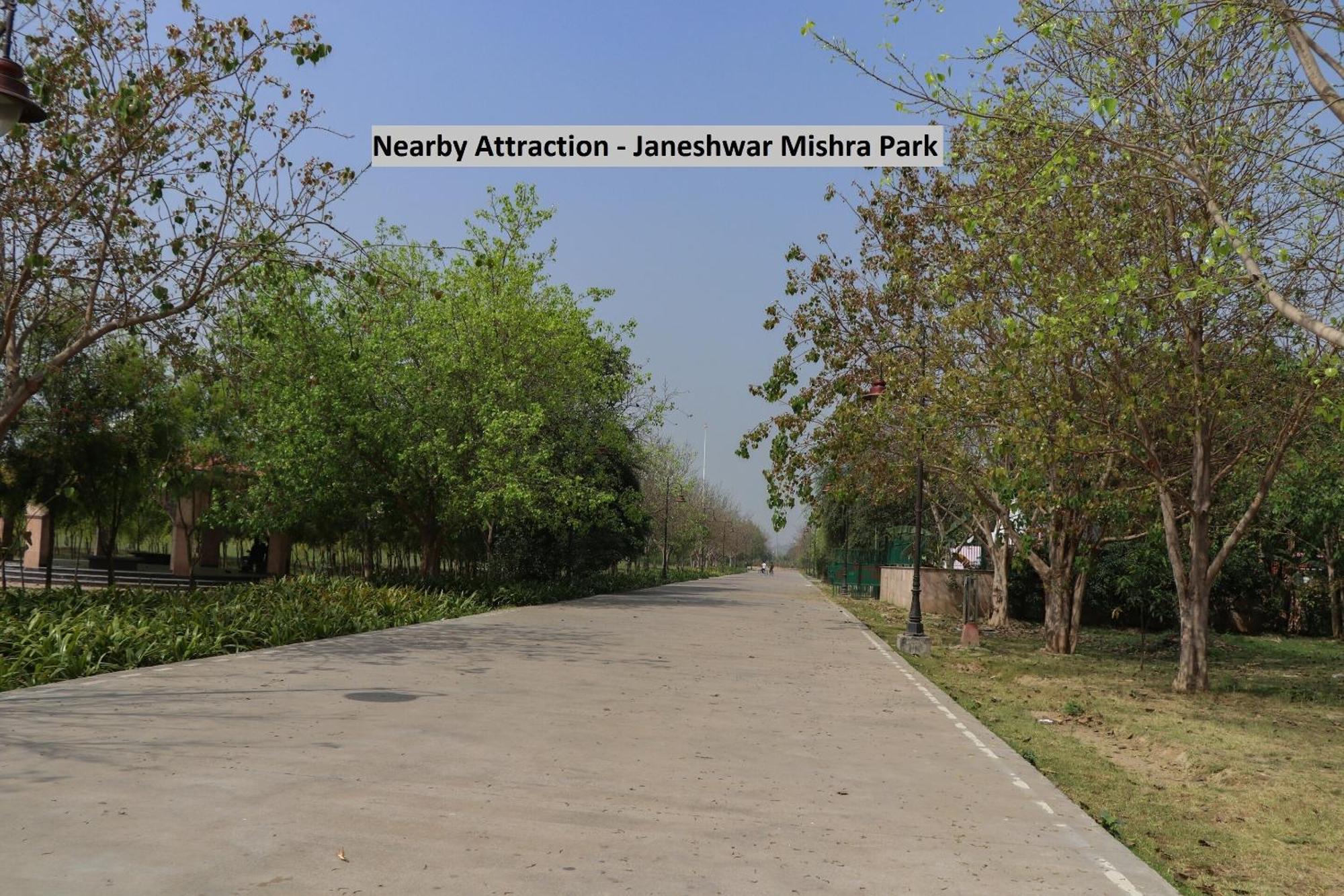 Shikhar Paradise Chinhat Bagian luar foto